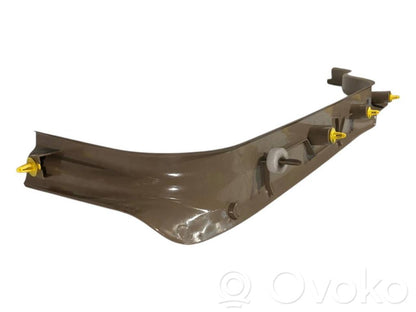 Priekšējā sliekšņa dekoratīvā apdare (iekšējā)