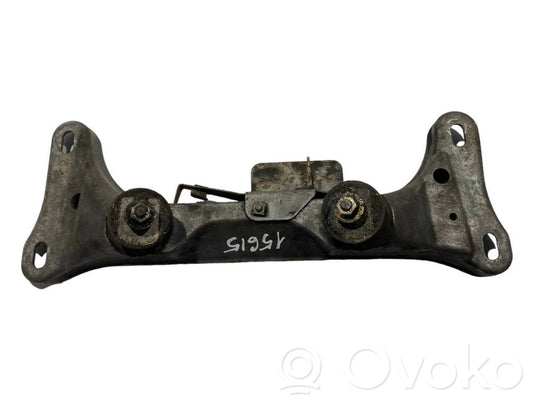 Transmission mounting bracket