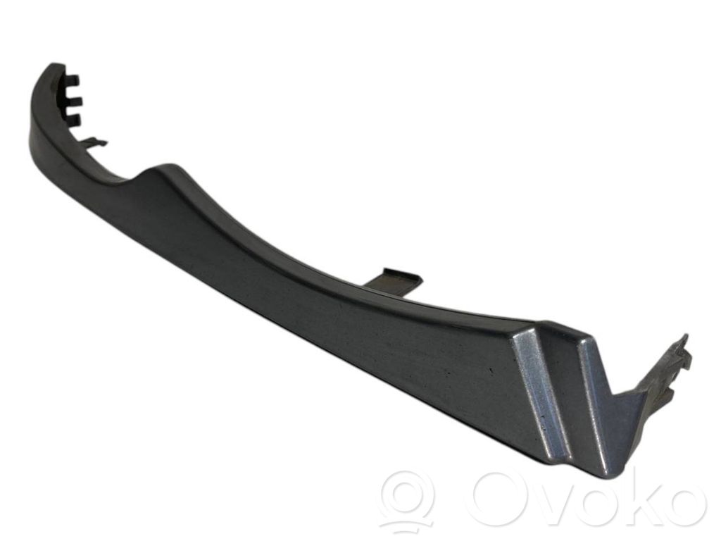 Priekšējā luktura dekoratīvā apdare