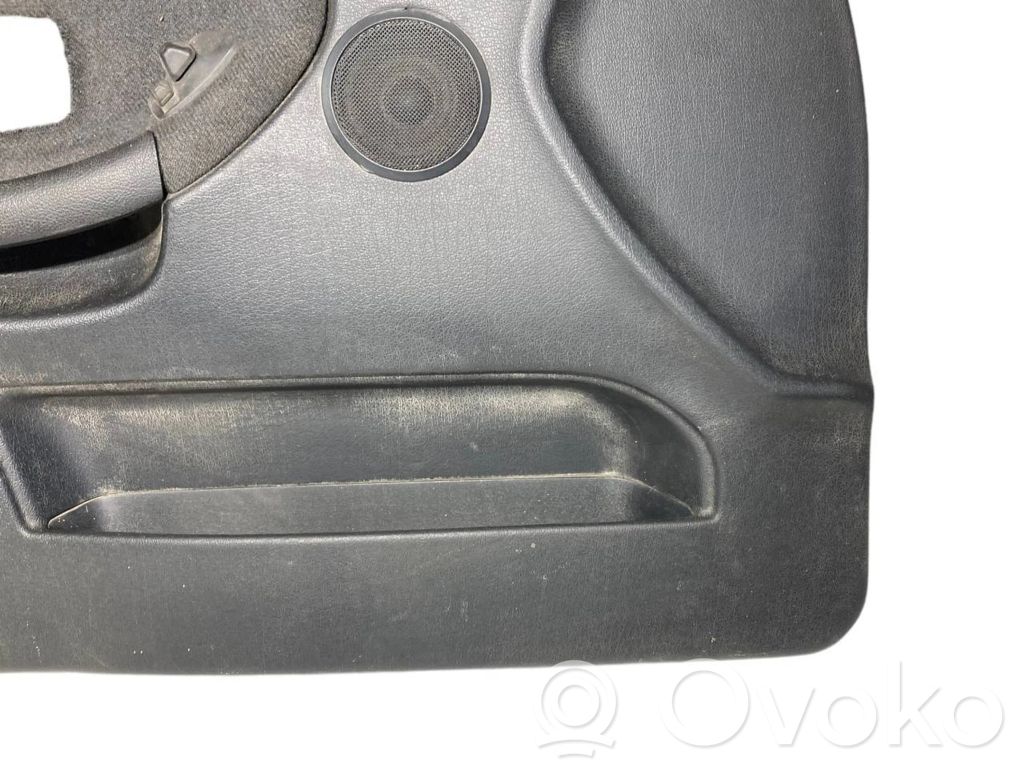 Priekšējo durvju apdare