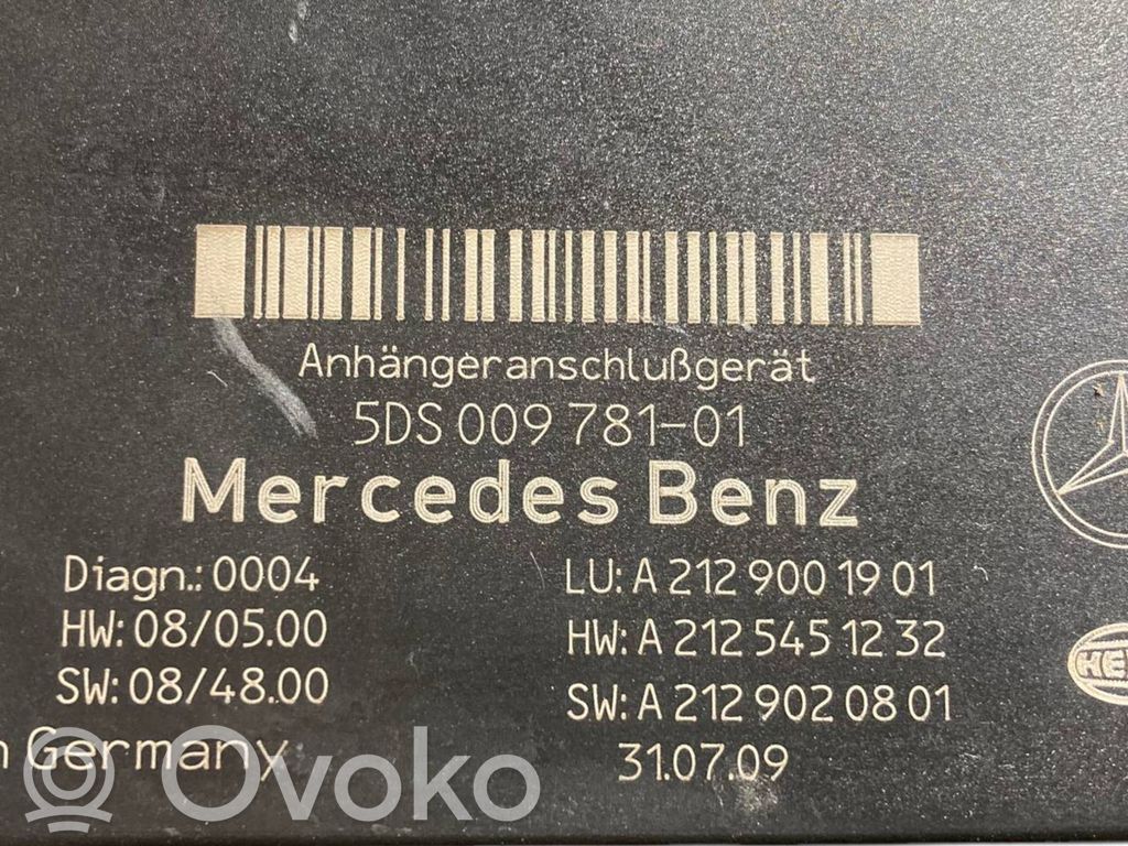 Piekabes āķa vadības bloks