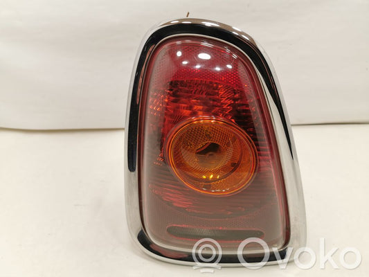 Задний фонарь в кузове