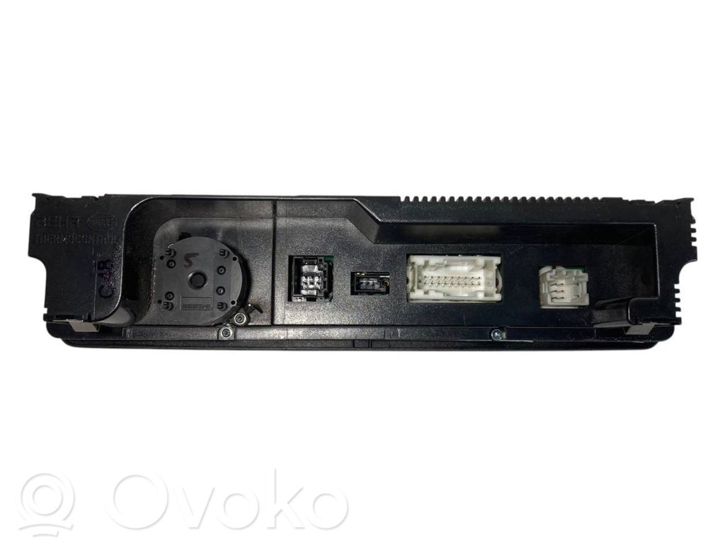 Gaisa kondicioniera / klimata kontroles / salona apsildes vadības bloks (salonā)