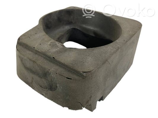 Ātrumu pārslēgšanas sviras dekoratīvā apdare (plastmasas)