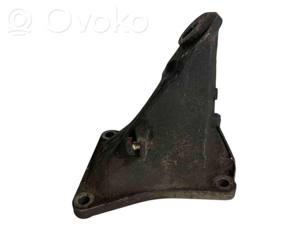 Кронштейн крепления двигателя