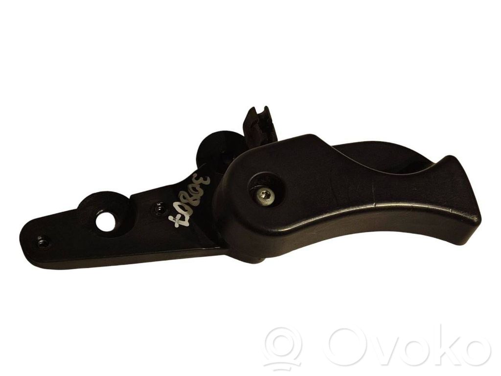 Dzinēja pārsega attaisīšanas rokturītis