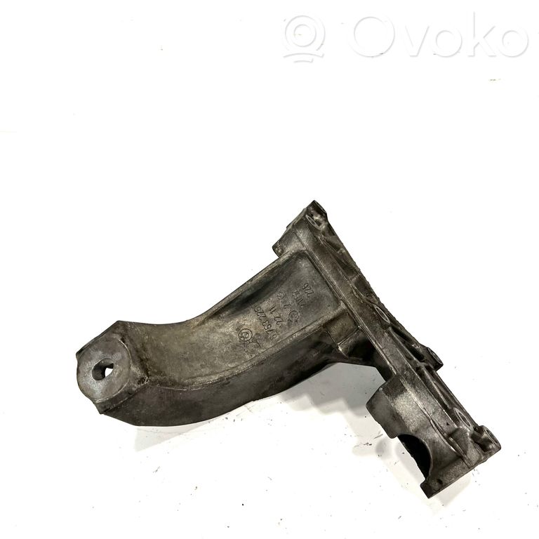 Dzinēja nostiprināšanas stiprinājums-kronšteins