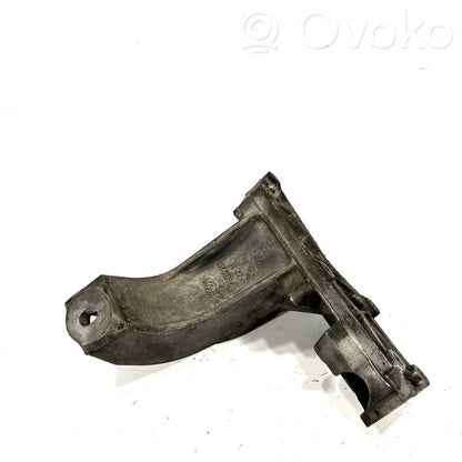 Dzinēja nostiprināšanas stiprinājums-kronšteins