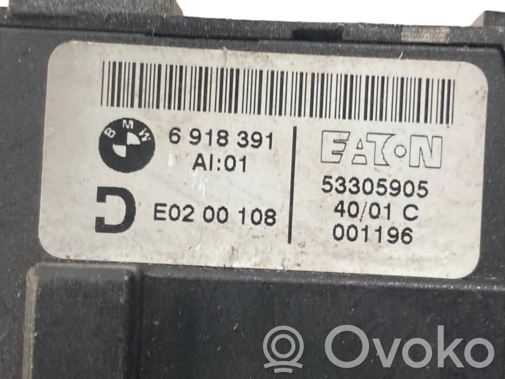 Seat adjustment switch(es)