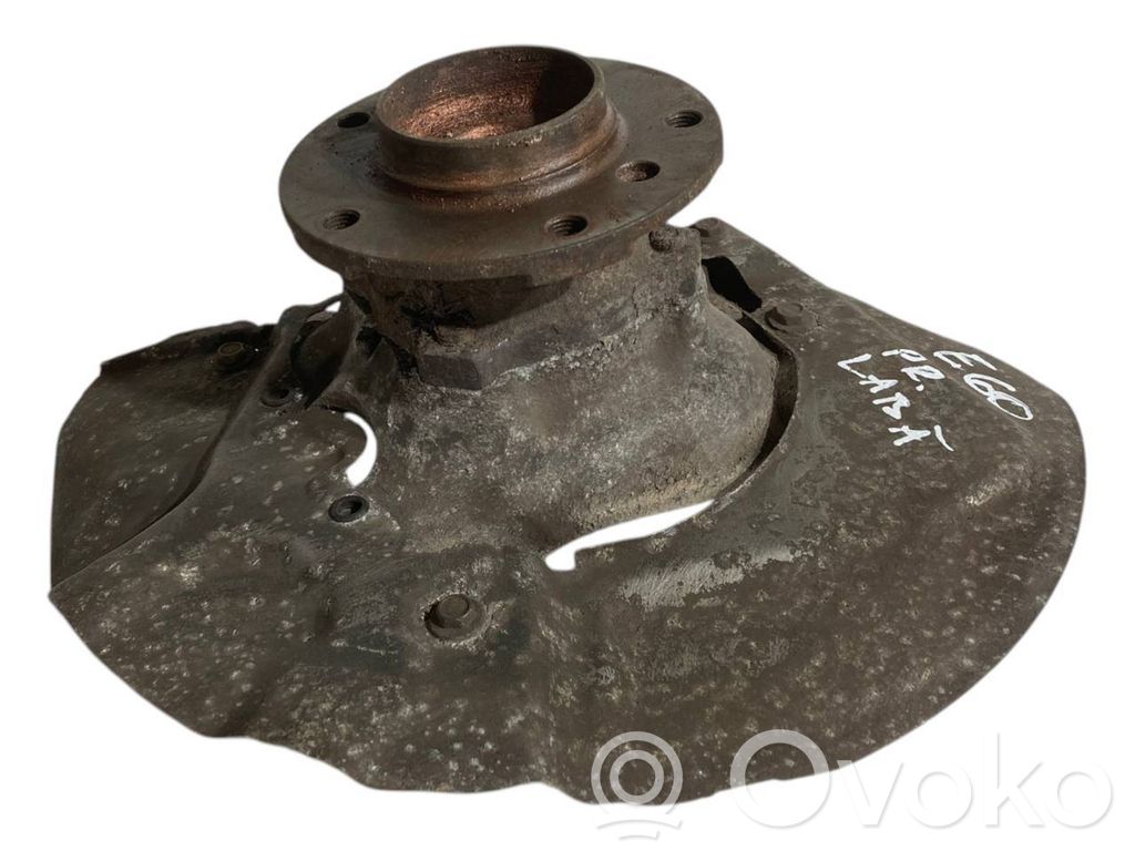 Priekšējā riteņa rumbas vārpstas šarnīrs (stupica, capfa)