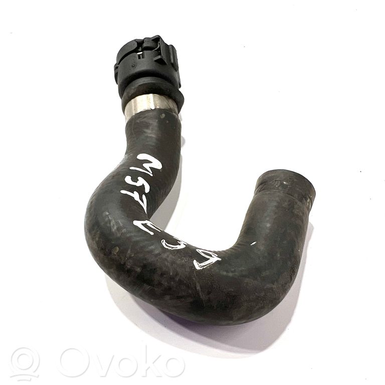 Caurulīte (-es) / šļūtene (-es)