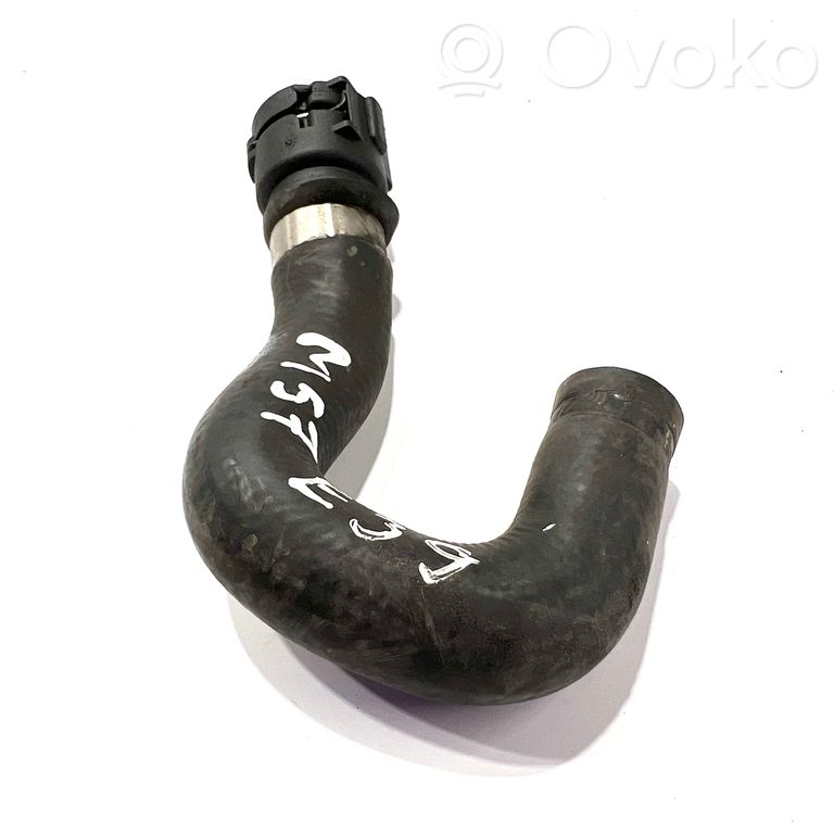 Caurulīte (-es) / šļūtene (-es)