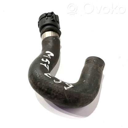 Caurulīte (-es) / šļūtene (-es)