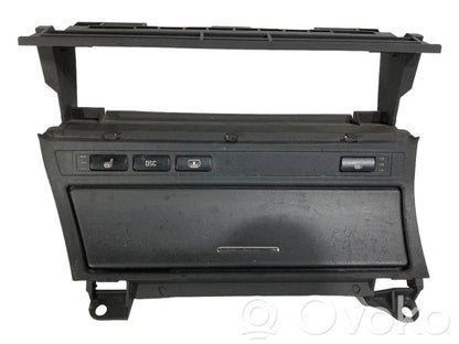 Пепельница (передняя)