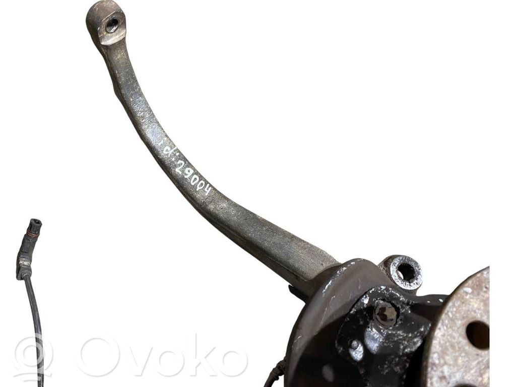 Priekšējā riteņa rumbas vārpstas šarnīrs (stupica, capfa)