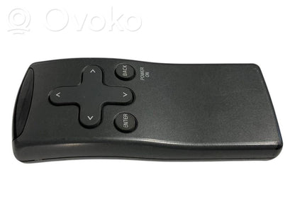 Radio / CD/DVD atskaņotājs / navigācija