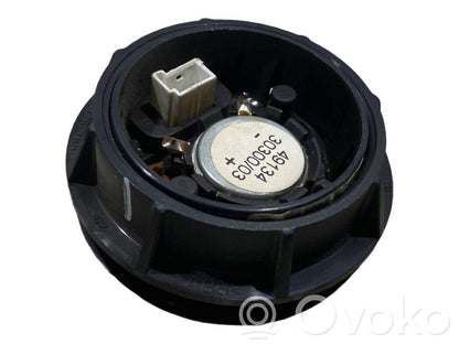 Augsto frekvenču skaļrunis (-i) priekšējās durvīs