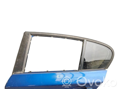 Aizmugurējās durvis