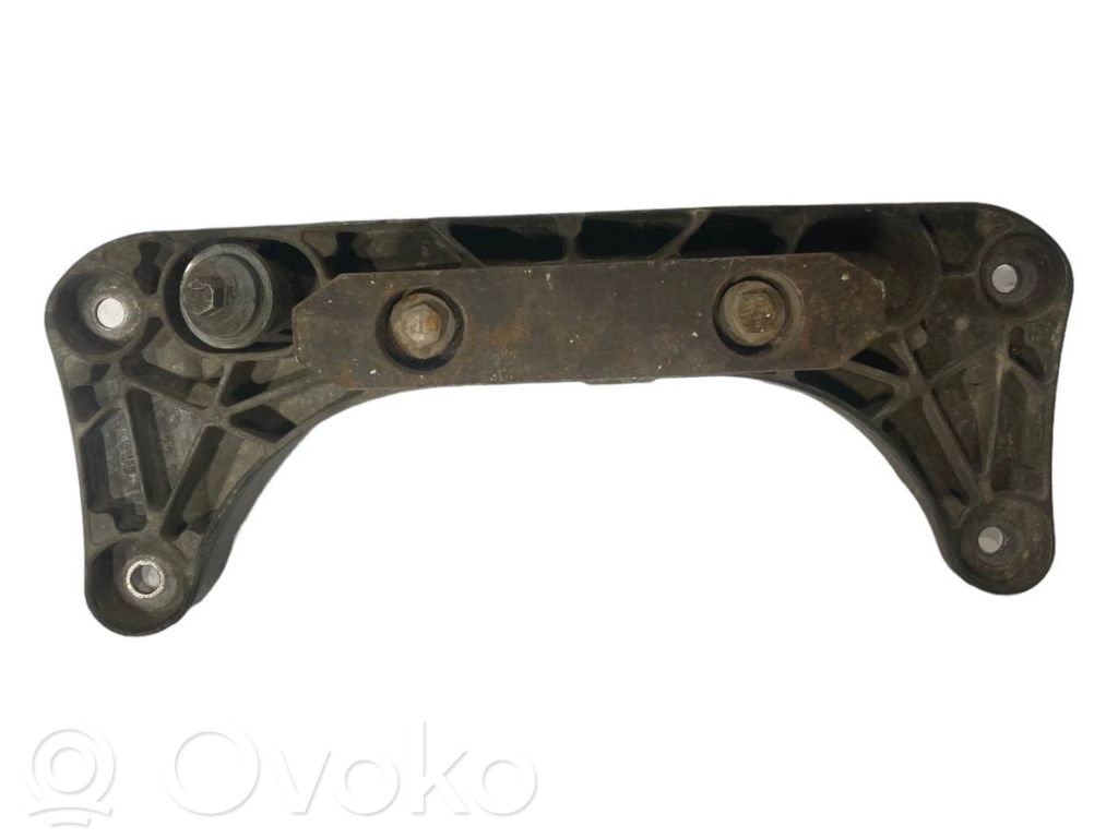 Pārnesumkārbas stiprinājuma kronšteins