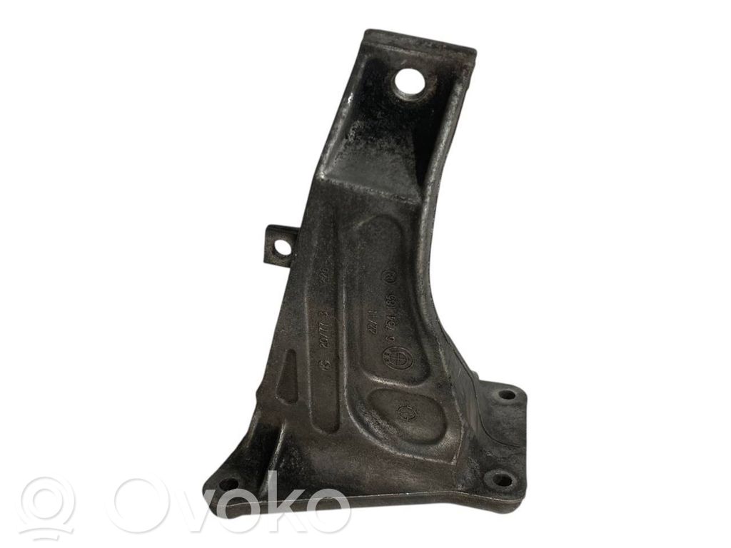 Engine mounting bracket
