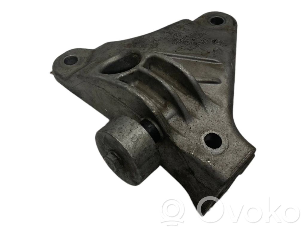 Dzinēja nostiprināšanas stiprinājums-kronšteins