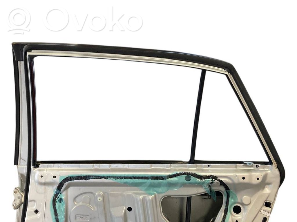 Aizmugurējās durvis