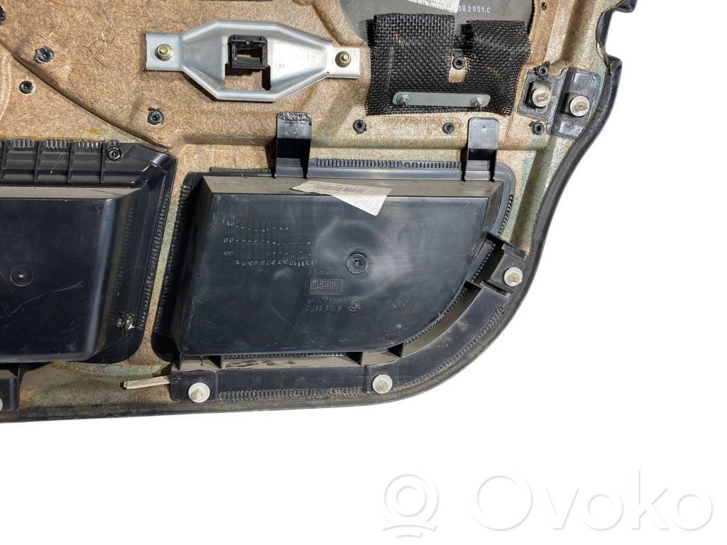 Priekšējo durvju apdare