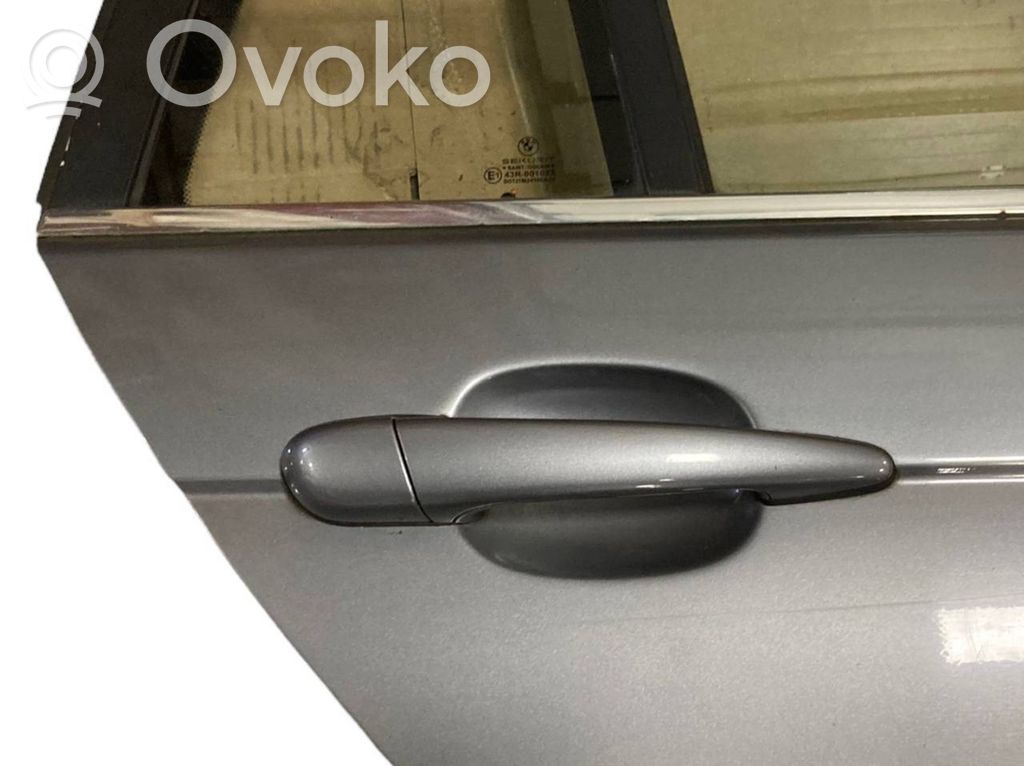 Aizmugurējās durvis