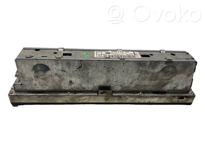 Radio / CD/DVD atskaņotājs / navigācija