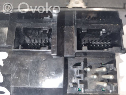 Window lift control switch(es)
