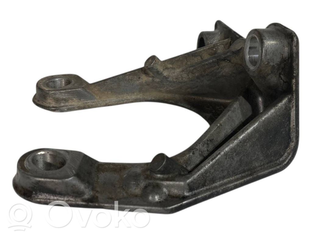 Priekšējā reduktora stiprinājums