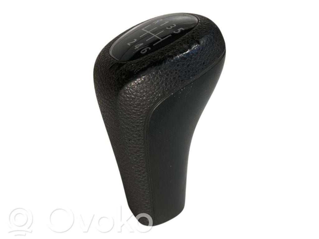 Ātrumu pārslēgšanas sviras dekoratīvā apdare (āda, uzgalis)