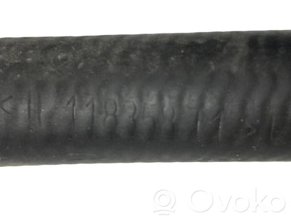 Caurulīte (-es) / šļūtene (-es)