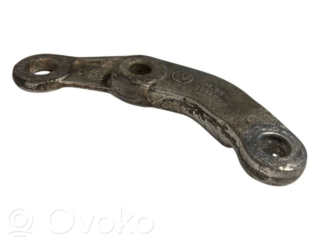 Stabilizatora stiprinājums (priekšā)