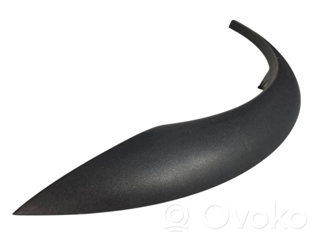 Aizmugurējā spārna uzlika / moldings