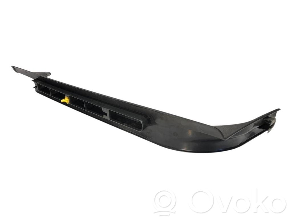 Priekšējā sliekšņa dekoratīvā apdare (iekšējā)