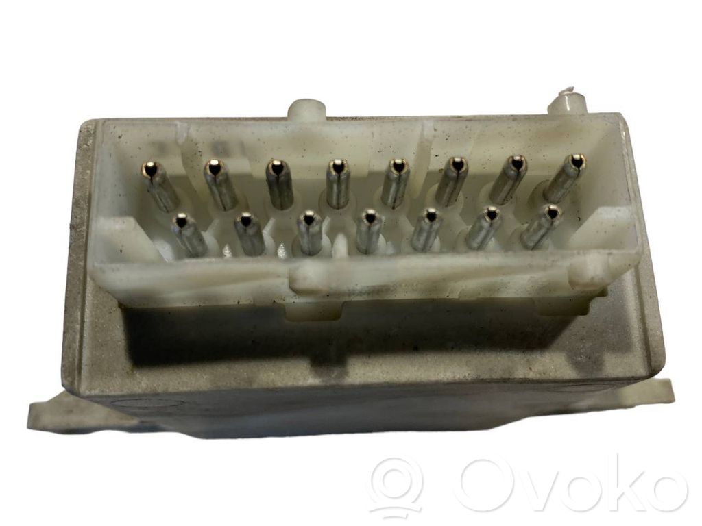 Bagāžnieka pārsega vadības bloks