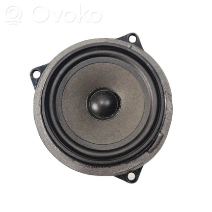 Skaļrunis (-i) pakaļējās durvīs