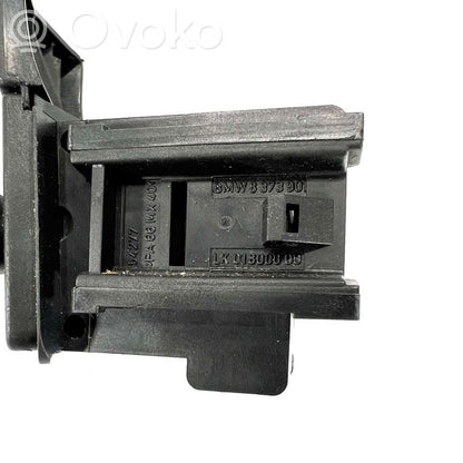 Steering wheel height control switch