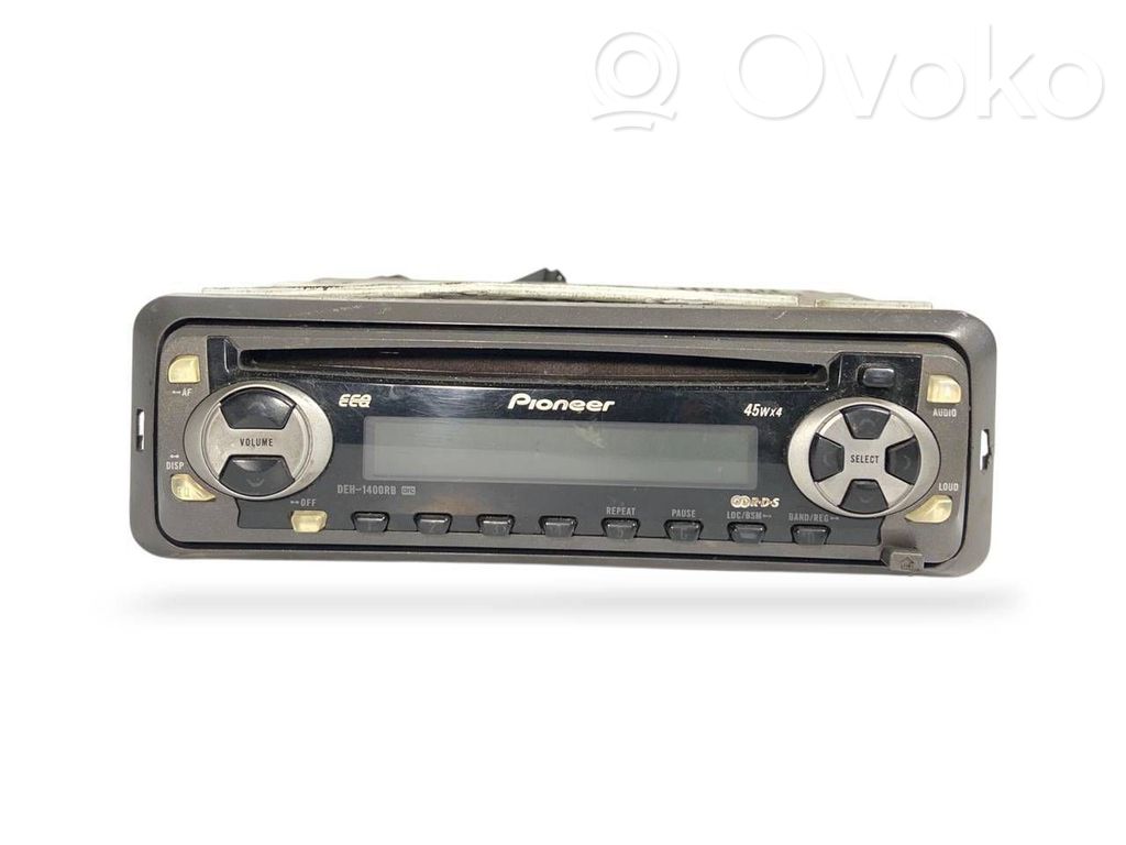 Radio / CD/DVD atskaņotājs / navigācija