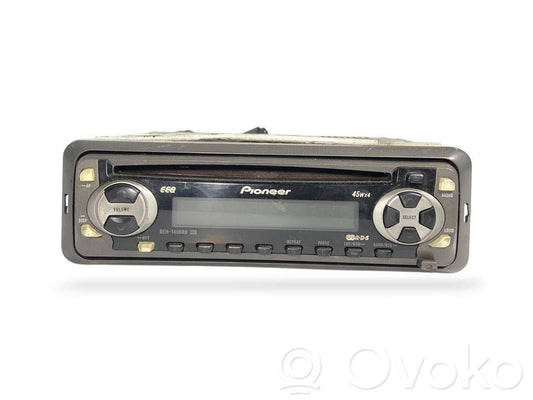 Radio / CD/DVD atskaņotājs / navigācija