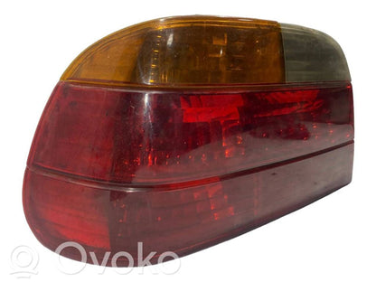 Задний фонарь в кузове