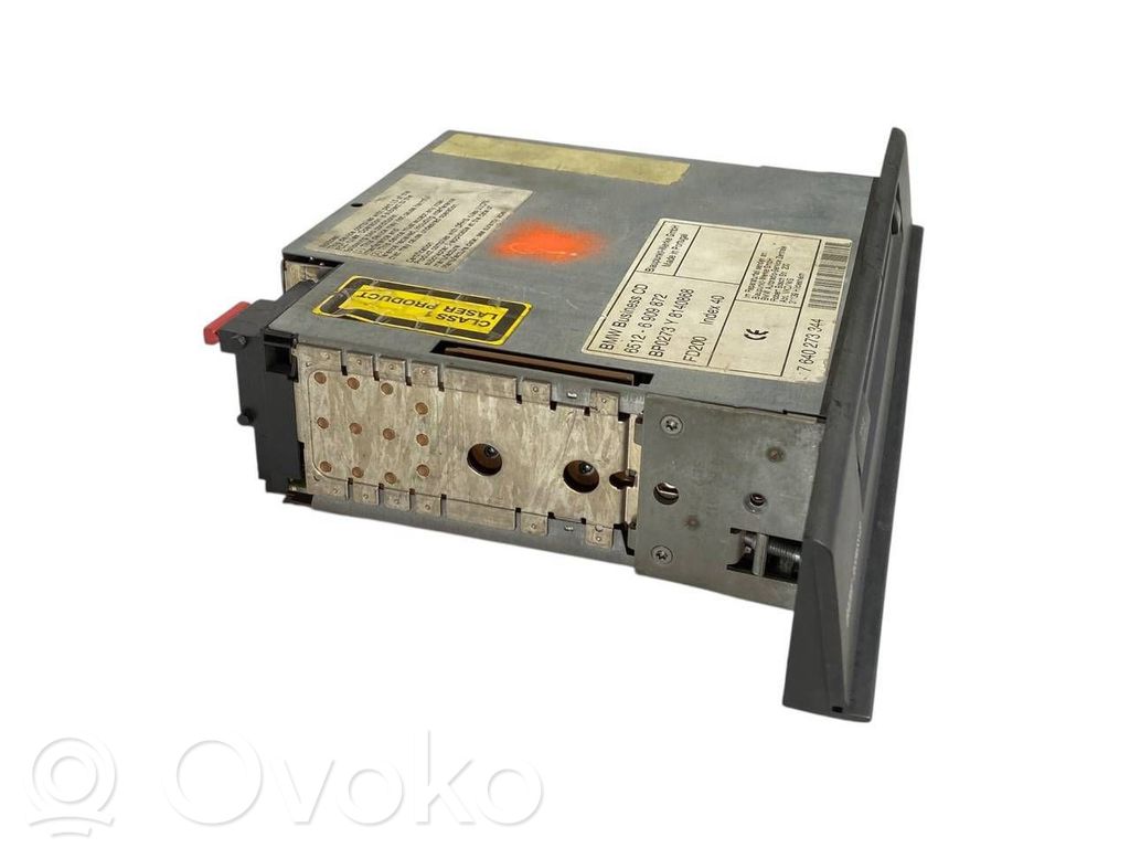 Radio / CD/DVD atskaņotājs / navigācija
