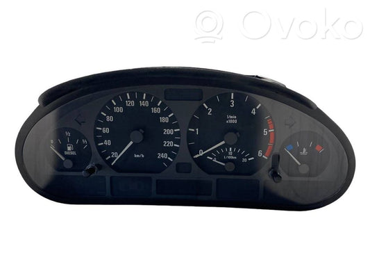 Speedometer (in the instrument panel)