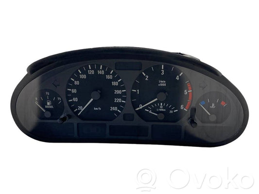 Speedometer (in the instrument panel)