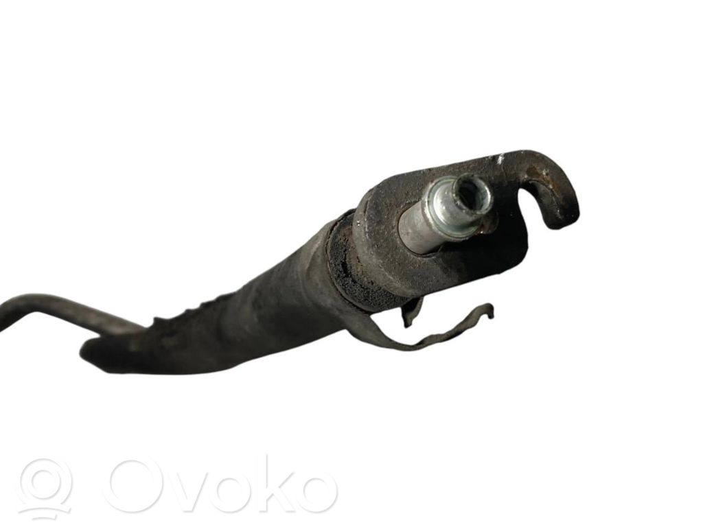 Air conditioner pipe(s) / hose(s)