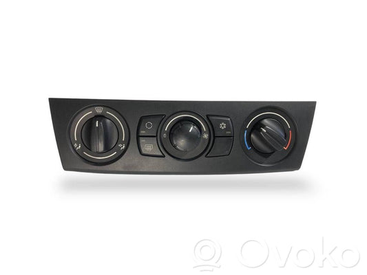Air conditioning / climate control / interior heating control unit (in the passenger compartment)
