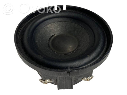 Skaļrunis priekšējā panelī