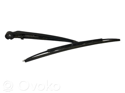 Rear window wiper arm