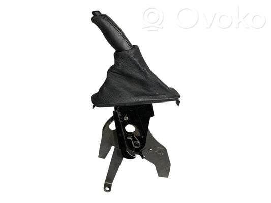 Rokas bremzes mehānisms (salonā)